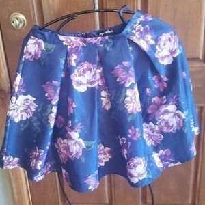 Sequin Hearts Floral Pleated Sz. 5 Skirt